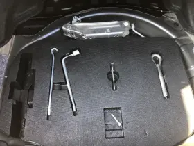 879808emergency Infiniti 695.in1g12 G25 2012 Tools Roadside Toolkit Jack And Lugwrench