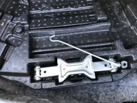 695.in1m15 Infiniti 2015 Q50 Emergency Roadside Tool Factory Scissor Jack Only 903174