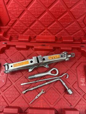 Infiniti 999501ja0a 2013-2017 Fx37 Fx50 Qx70 Spare Wheel Jack Lift Wrench Tool Kit