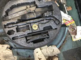 853009emergency Jaguar 695.ja1r97 Xj6 1997 Tools Roadside Toolkit Jack And Lugwrench