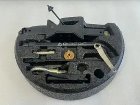 695.ja1v03 Jaguar 2003 2004 2005 2006 Xk8 Xkr Spare Tire Jack And Tools