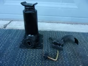 Jeep 1-56016 93-98 Grand Cherokee Zj Spare Tire Jack With Holddown Clamp Wingnut