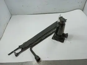 564.am8597 Jeep Bottle Jack With Tools From 1997 Wrangler 11740802
