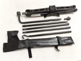 564.ch9a22 Jeep Jt Gladiator Oem Spare Tire Jack With Tools Kit 2020-2023 139681