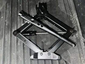 68144076af Jeep 14-23 Cherokee Jack Assembly With Lug Wrench