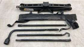 Jeep 68533397aa Jt Gladiator Oem Spare Tire Jack W Tools Kit 2020 2020-2023 83056