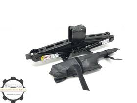 Jeep Fglf3 2022-2025 Grand Cherokee Emergency Spare Tire Jack Lift Tool Set With Case Oe