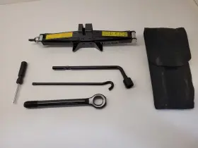 09110d3200 Kia 16-21 Hyundai Tucson Spare Tire Jack Tool Kit Lug Wrench Pouch 09110d3200 Kia 16-21 Hyundai Tucson Spare Tire Jack Tool Kit Lug Wrench Pouch