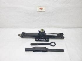 Kia 09147-3m000 2015-2021 Sedona Emergency Spare Tire Jack And Tool Kit Oem 09110-a9000