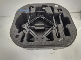 564.ki1v25 Kia 2025 K5 Spare Tire Scissor Jack With Tools And Storage Foam