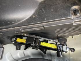 Kia 695.ki1115 Emergency Roadside Tools Toolkit Jack Lugwrench Sportage 2015 1021973