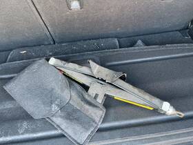 Kia 695.ki1117 Emergency Roadside Tools Toolkit Jack Lugwrench Sportage 2017 987755