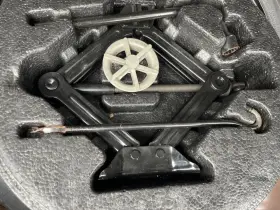695.ki1o16 Kia Emergency Roadside Tools Toolkit Jack Lugwrench Optimakia 2016 1024899