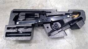 Kia 9910c5000 2016 - 2020 Sorento Jack And Tool Kit Complete As Pictured Oem