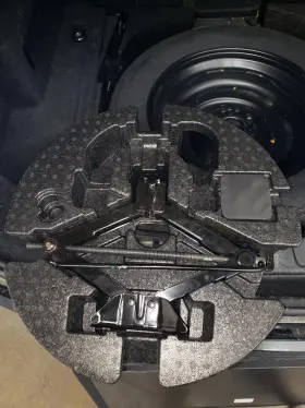 Lr178247 Land Rover 20 21 22 23 Evoque Oem Jack With Foam Carrier