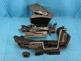Lexus 0911150131 Ls460 Jack With Handle Lug Wrench Tow Hook And Tool Case Set 2013-2017 Oem