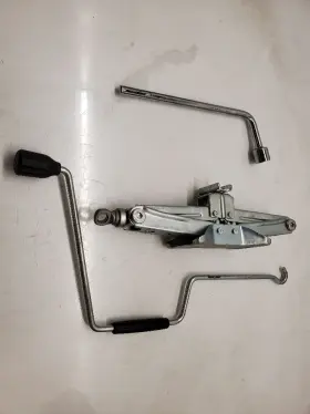 09111-30110 Lexus 09113-50010 Gs300 Jack And Tool Kit 1990-2000