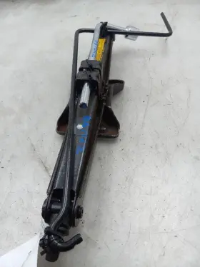 564.le1202 Lexus 02 Rx300 Spare Tire Jack