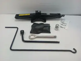 564.le1609 Lexus 2009 Rx350 Jack And Tools12450505