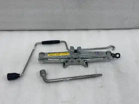 564.le1t98 Lexus 1995 1996 1997 1998 1999 2000 Ls400 Spare Tire Jack Handle Lug Wrench