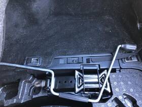 Lexus 695.le1r10 2010 Ls460 Emergency Roadside Tools Toolkit Jack Lugwrench 906134