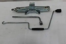 695.le1t90 Lexus 1990 1991 1992 1993 1994 Ls400 Spare Tire Jack And Tools