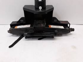 Lincoln 564.fd2u07 03-11 Town Car Jack Assembly