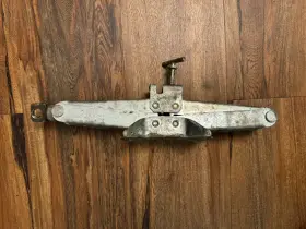1356-c1 Mazda 1990-2005 Miata Mx5 Oem Silver Spare Tire Scissor Jack Na Nb 90-05