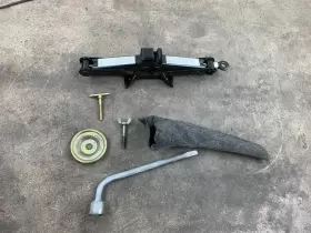 2499-b4-d Mazda 1990-1997 Miata Oem Scissor Jack Spare Tire Tie Down Lug Wrench Kit 90-97