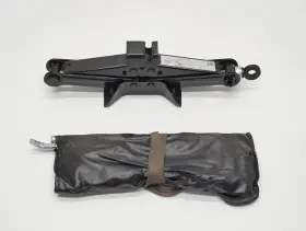 563.mz1o06 Mazda 2006-2015 Mx-5 Nc Miata Emergency Spare Tire Jack And Tool Kit Oem