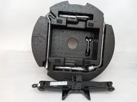 564.mz1310 Mazda Jack And Tools Factory Kit Fits Cx-7 2010 378326