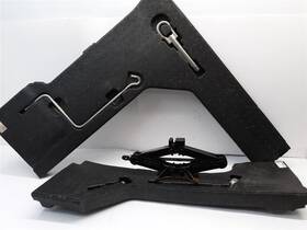 Mazda 564.mz1k13 10-13 3 Jack/tools With Foam Storage