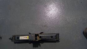 Mazda 564.mz1r00 626 2000 Jack 1328769