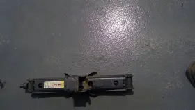 564.mz1r00 Mazda 626 2000 Jack 1328769