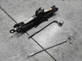 Gj6a37790 Mazda 2014 - 2024 3 Jack And Tool Kit Complete As Pictured Oem