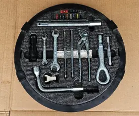 1405810201 Mercedes-benz 2000 2006 W220 Cl600 S430 S500 S55 Emergency Spare Tire Jack Tool Kit