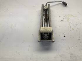 Mercedes-benz 2115830415 08-13 W204 W211 C300 C350 Spare Tire Car Jack Q