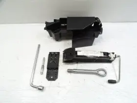 2125800218 Mercedes-benz 14 W218 Cls550 Tool Kit