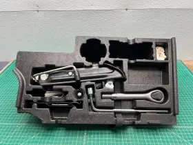 2126840203 Mercedes-benz 10-16 W212 E400 Emergency Tool Kit Jack Lug Wrench W Foam Box Oem