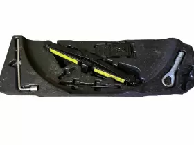 4145810049 Mercedes-benz 06-11 W164 Ml63 Ml500 Ml350 Emergency Spare Tire Jack Tool Kit Oem