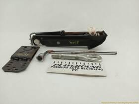 Mercedes-benz 563.mb1n08 Slk280 Slk350 R171 Emergency Vehicle Jack And Tool Fits 2005-2011 05 06