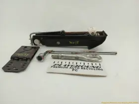 563.mb1n08 Mercedes-benz Slk280 Slk350 R171 Emergency Vehicle Jack And Tool Fits 2005-2011 05 06