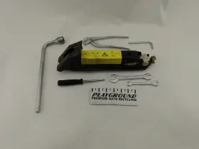 564.mb1b01 Mercedes-benz Slk320 R170 Emergency Spare Tire Jack And Tool Kit Fits 1997-2004 97 98 564.mb1b01 Mercedes-benz Slk320 R170 Emergency Spare Tire Jack And Tool Kit Fits 1997-2004 97 98