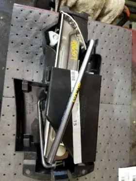 564.mb1e13 Mercedes-benz 2013 C250 Emergency Vehicle Wheel Jack With Plastic Carrier 560069