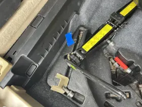 695.mb1310 Mercedes-benz Ml350 2010 Emergency Roadside Tools Toolkit Jack Lugwrench 993400