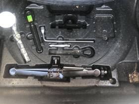 Mercedes-benz 695.mb1315 2015 Ml320 Emergency Roadside Tools Toolkit Jack Lugwrench 886866