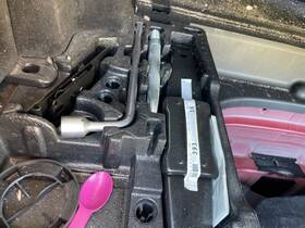 Mercedes-benz 695.mb1c10 Emergency Roadside Tools Toolkit Jack Lugwrench Glk350 2010 983423
