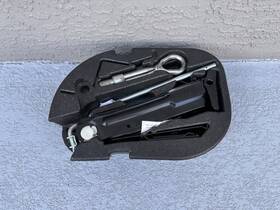 Mini 6857371 2014 - 2019 Cooper F55 Emergency Car Jack Wrench Mobility Tool Kit Set Oem