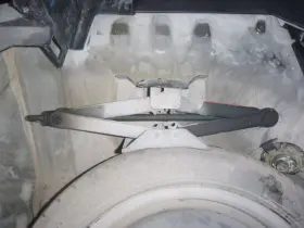 68234603aa Mitsubishi Eclipse 2007 Jack 1734173