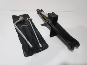 9200a006 Mitsubishi 2011-2017 Outlander Car Jack Tool Kit